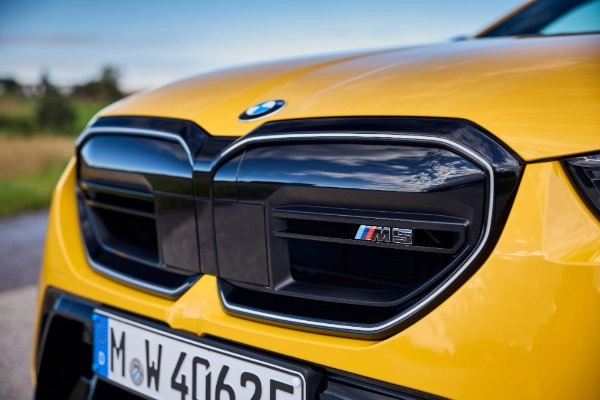 BMW M5 Touring Kühlergrill