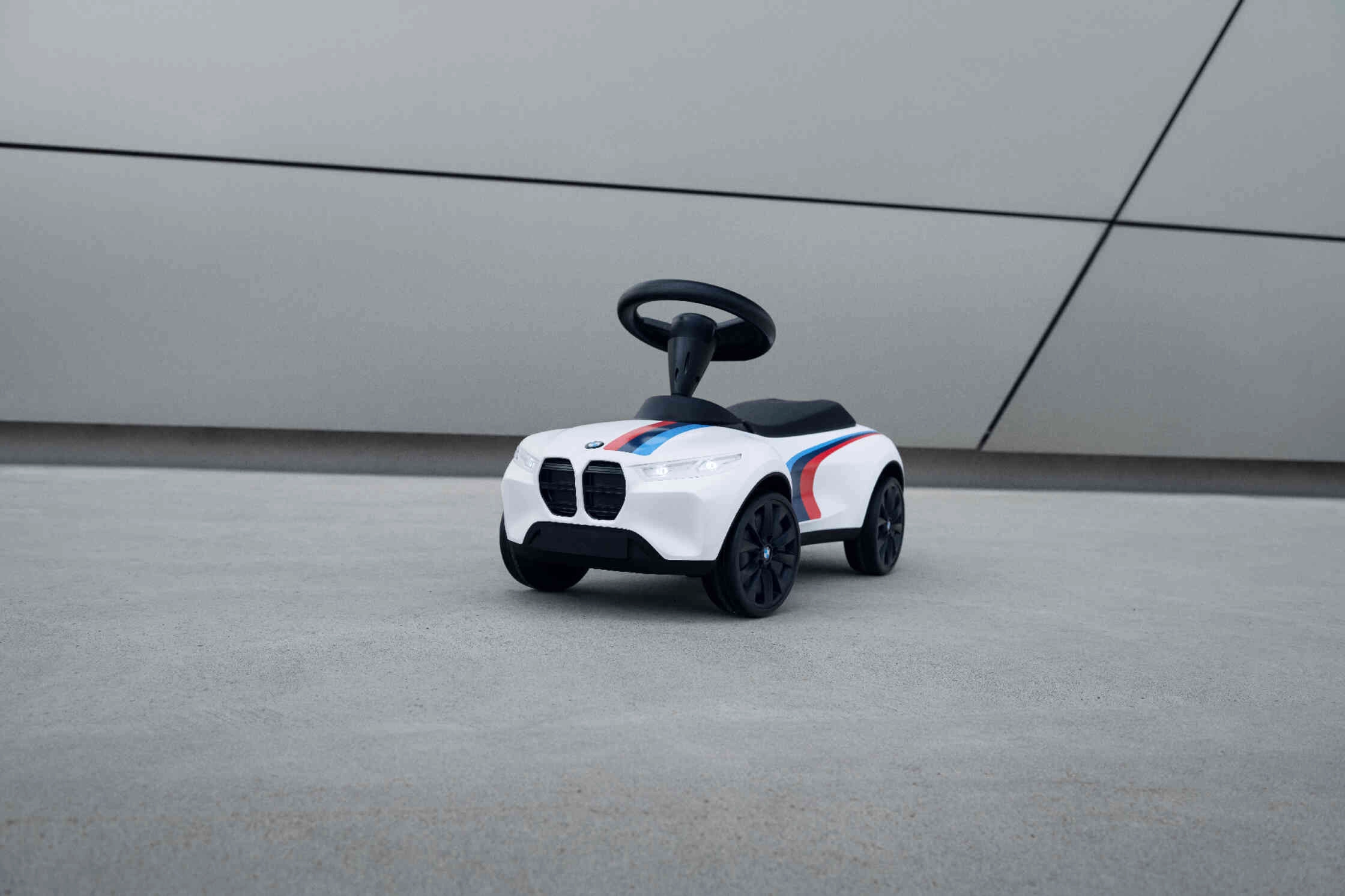 BMW Spielzeug für die zukünftige BMW Generation