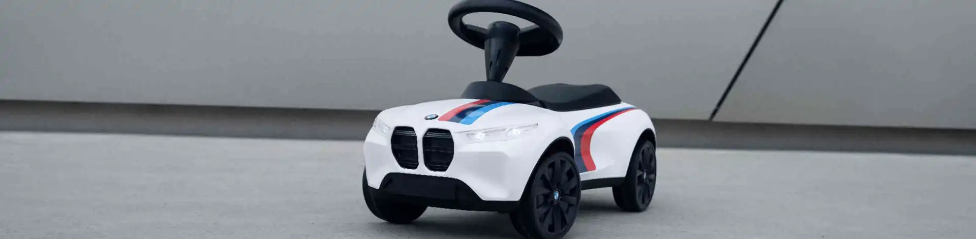 BMW Spielzeug für die zukünftige BMW Generation