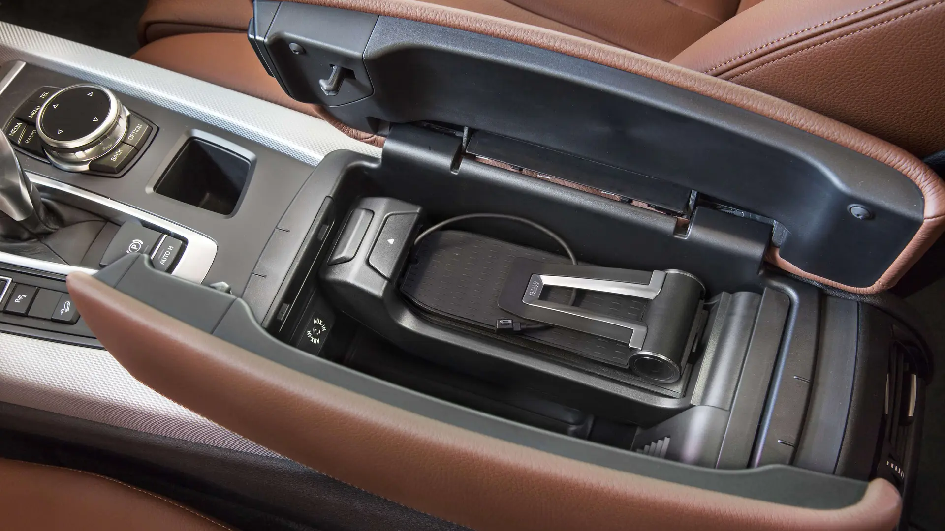 Handyvorbereitung mit Bluetooth-Schnittstelle der BMW Snap In Adapter