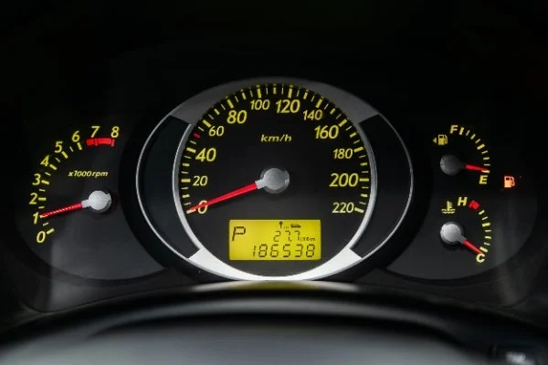 Auto digitaler Tachometer