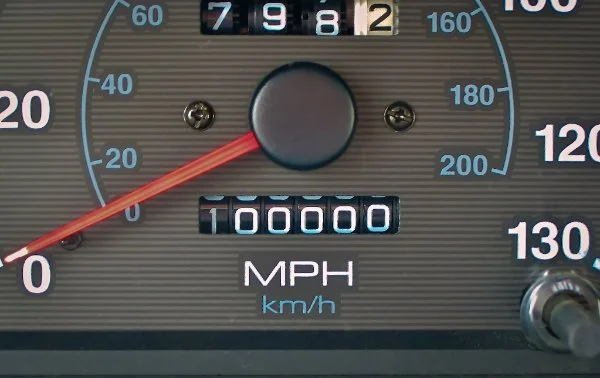 Auto Tacho Kilometerstand 10.000 Kilometer