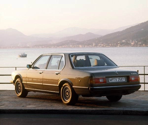BMW 733i E23