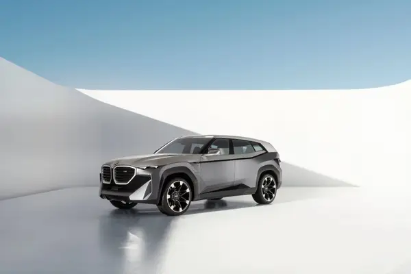 BMW Concept XM Studie