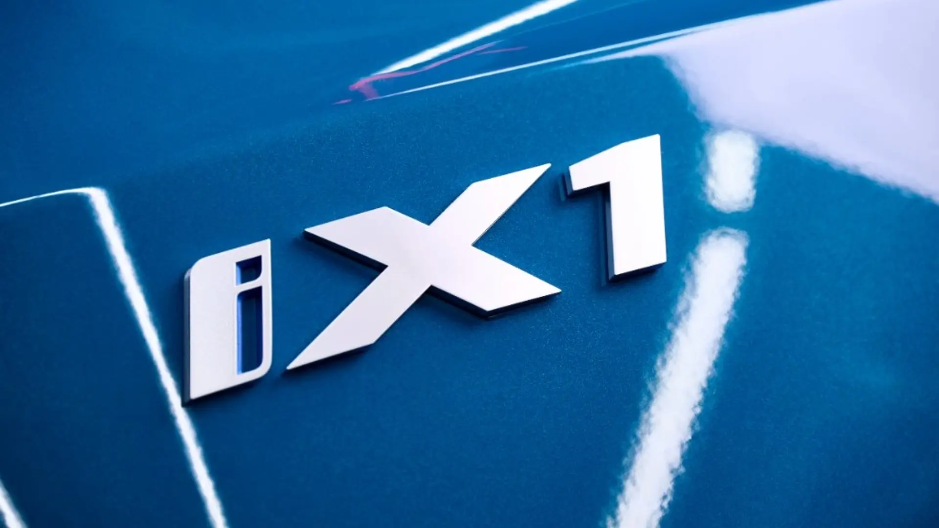 BMW iX1 Emblem