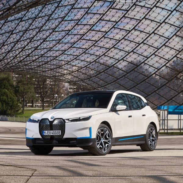 BMW iX xDive40