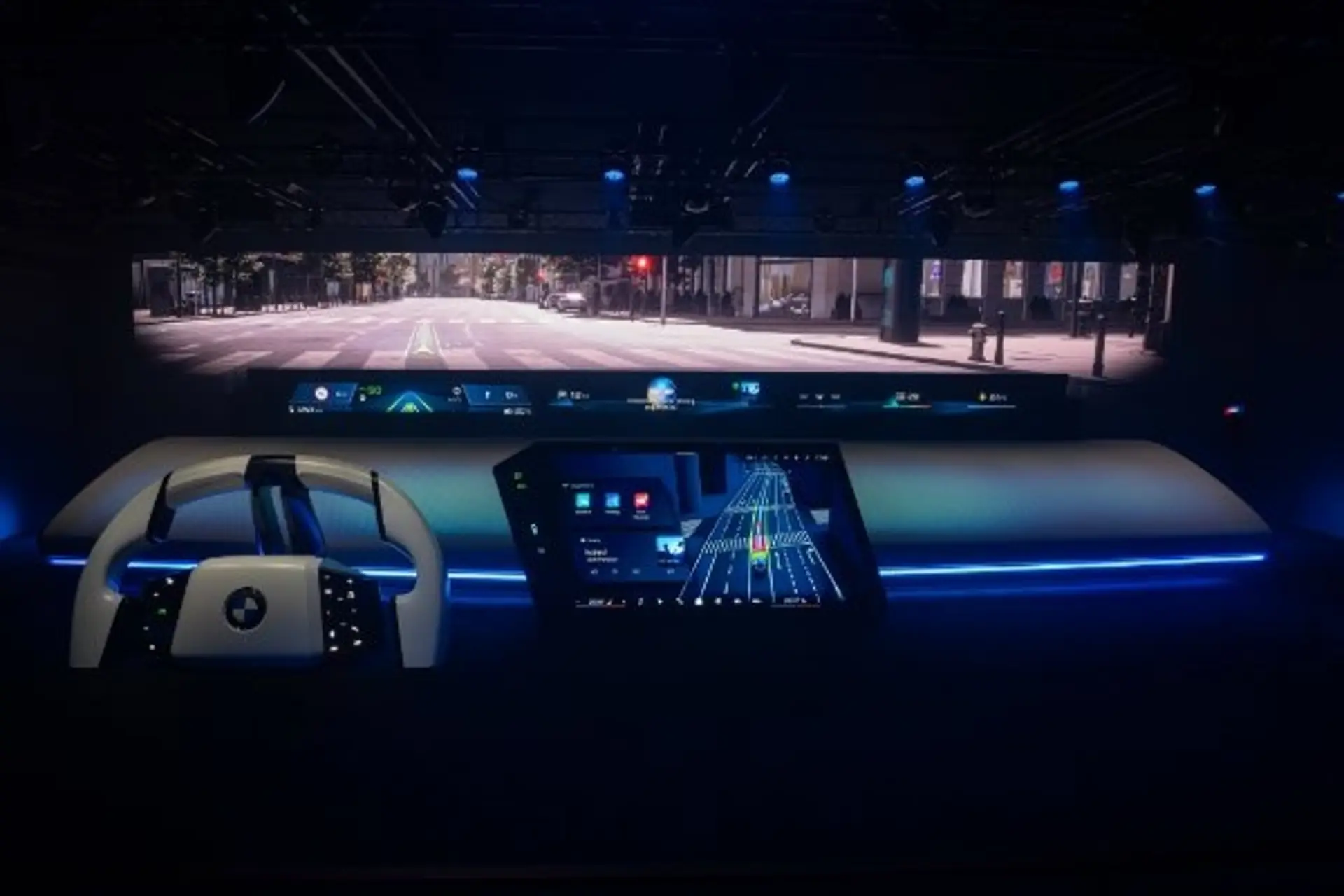 BMW Panoramic iDrive Automatisiertes Fahren