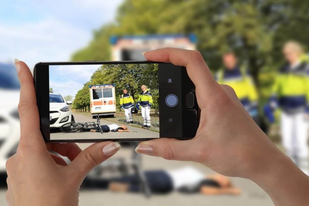 Härtere Strafen für Gaffer Fotos und Gaffer Videos an Unfallstellen