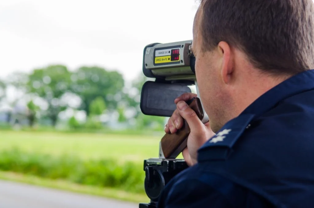 Lichthupe Radarwarner Blitzer durch Polizei