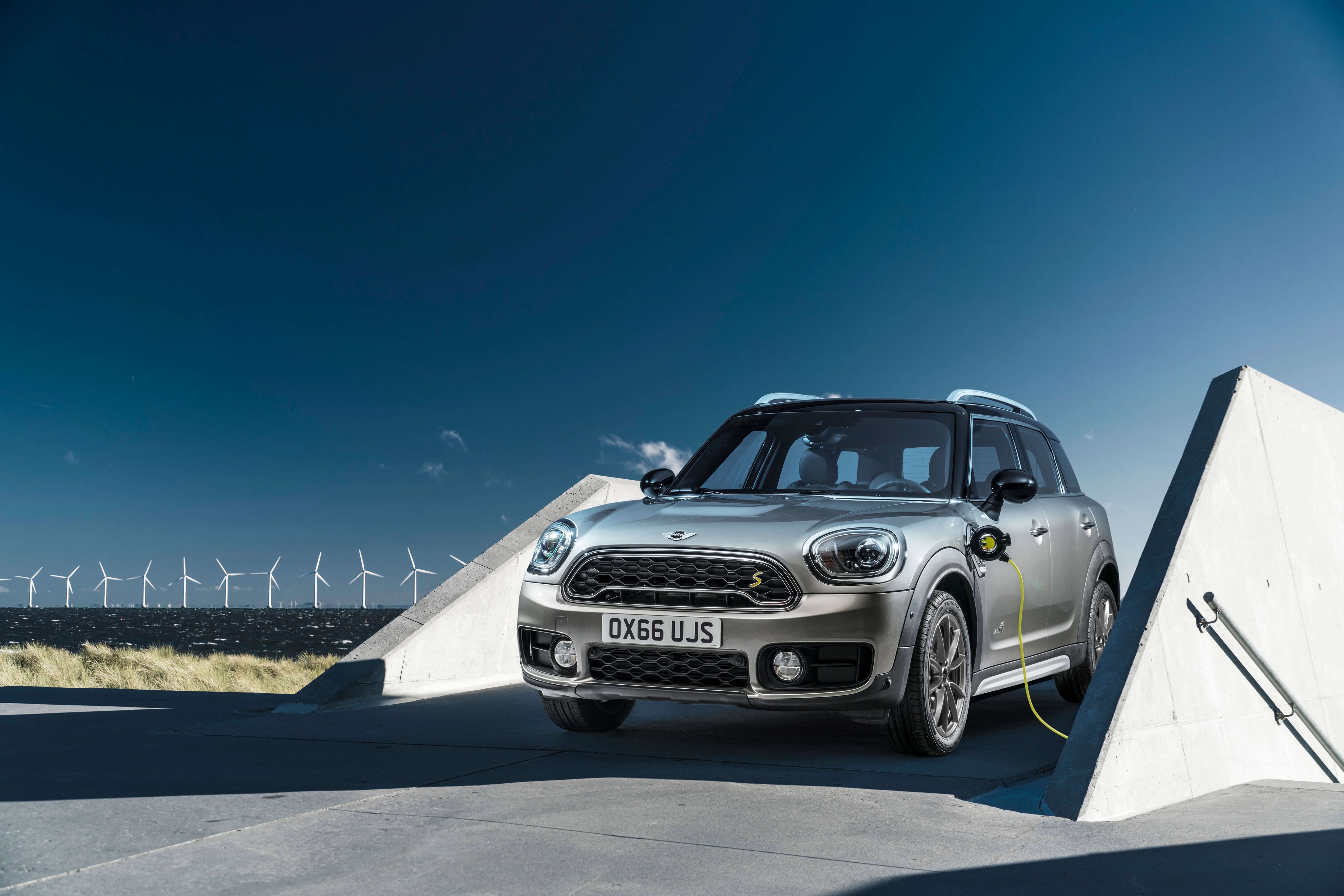 MINI Cooper S E Countryman ALL4 – Start für den ersten Hybrid