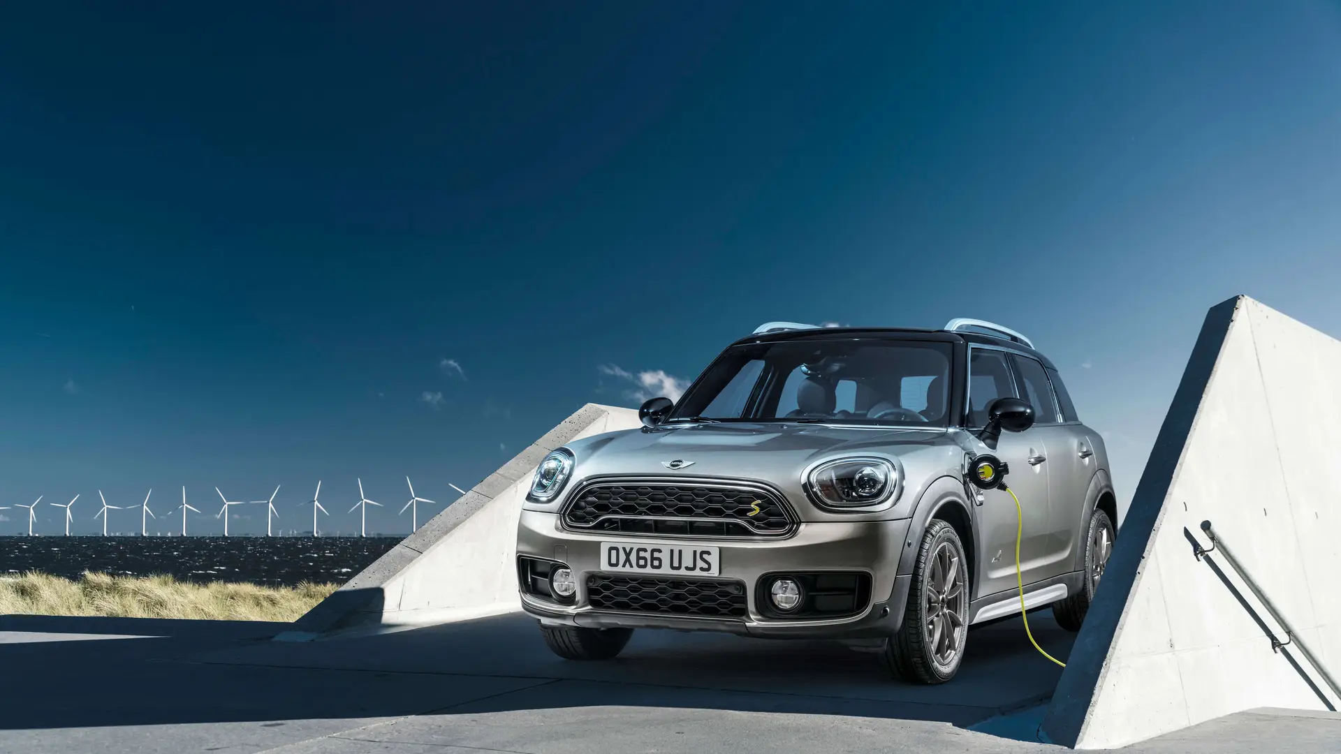MINI Cooper S E Countryman ALL4 – Start für den ersten Hybrid