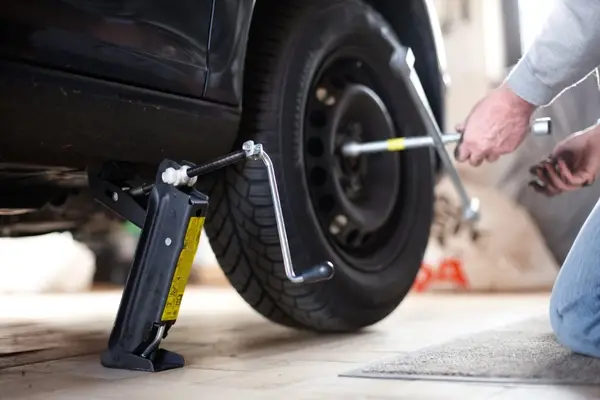 Radwechsel beim Auto