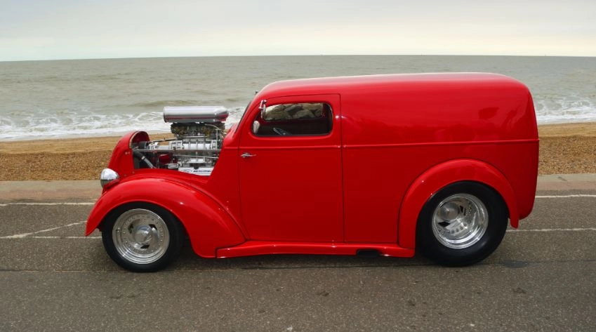 Roter Hotrod