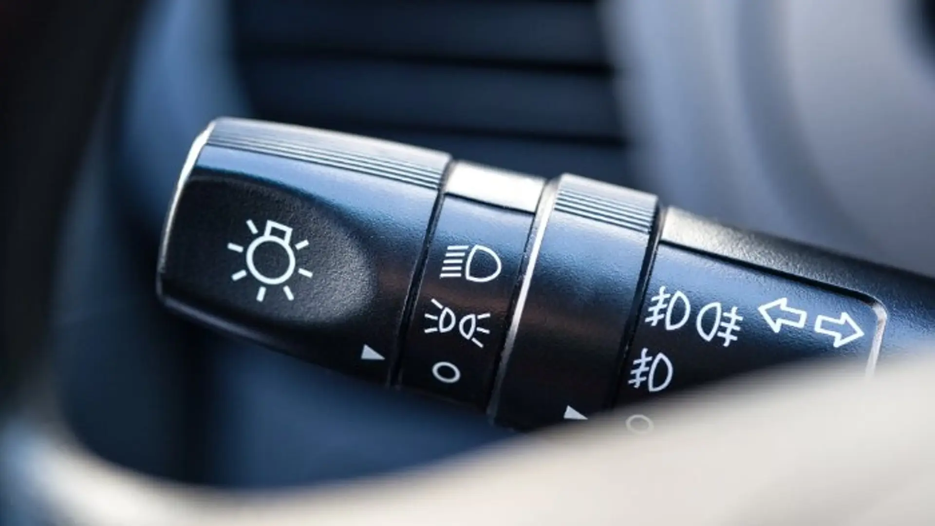 Standlichtsymbol im Auto
