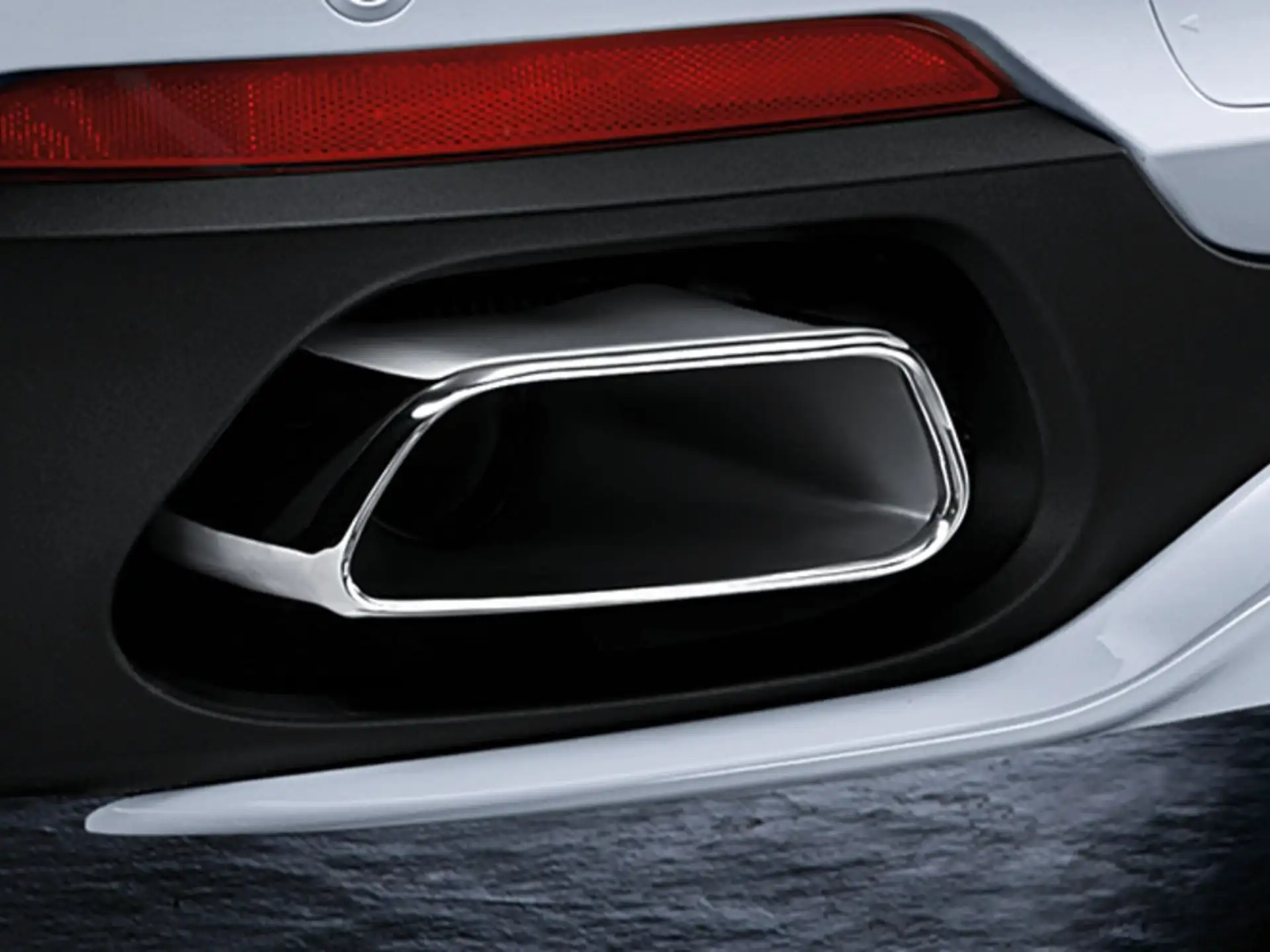 BMW M Performance Endrohrblende Chrom 8 Zylinder Optik (mit SA 3E1 oder SA 3E2) X5 F15 35iX