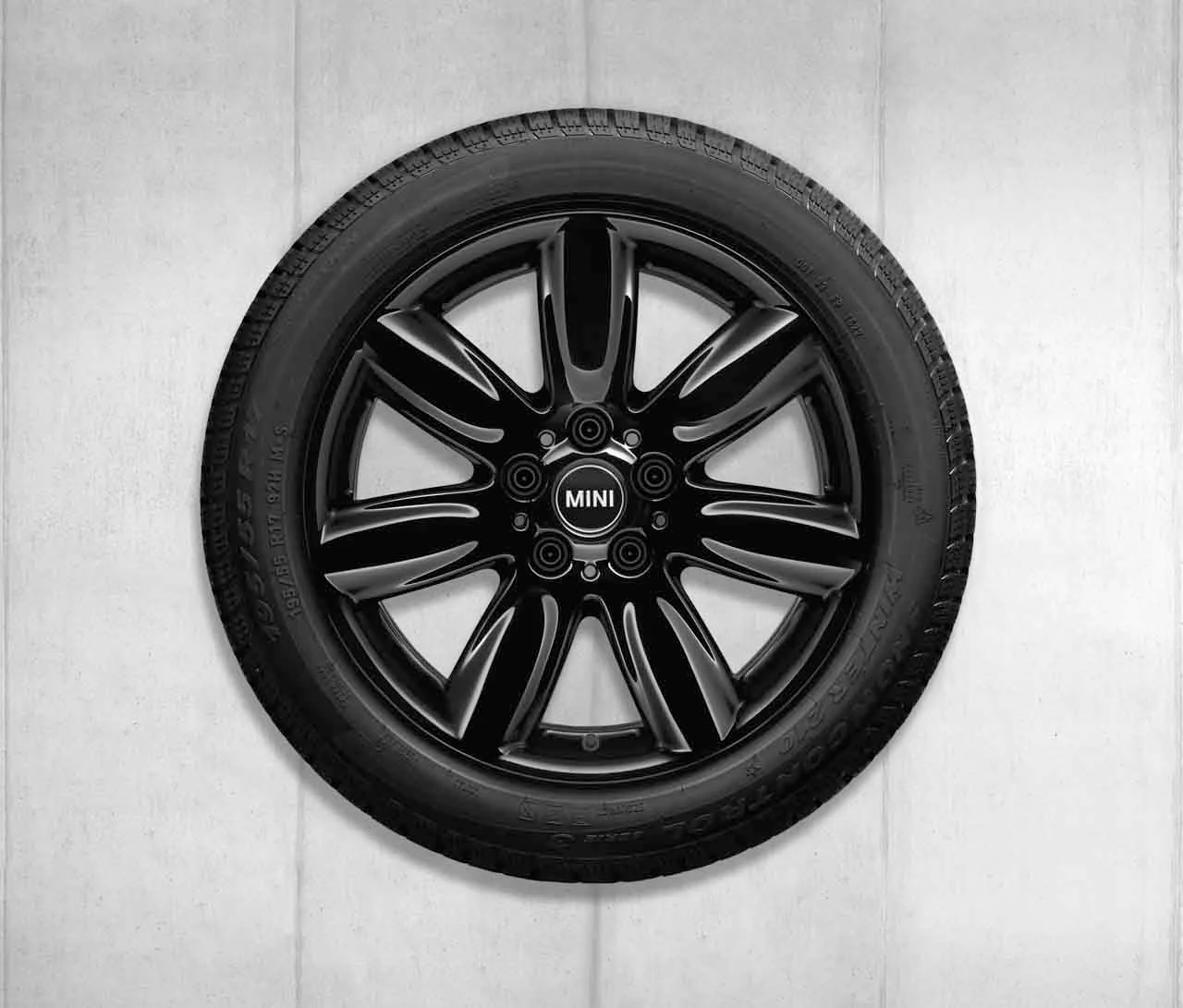 MINI Winterkompletträder Bridge Spoke 528 jet black uni 17 Zoll RDCi Clubman F54 Pirelli