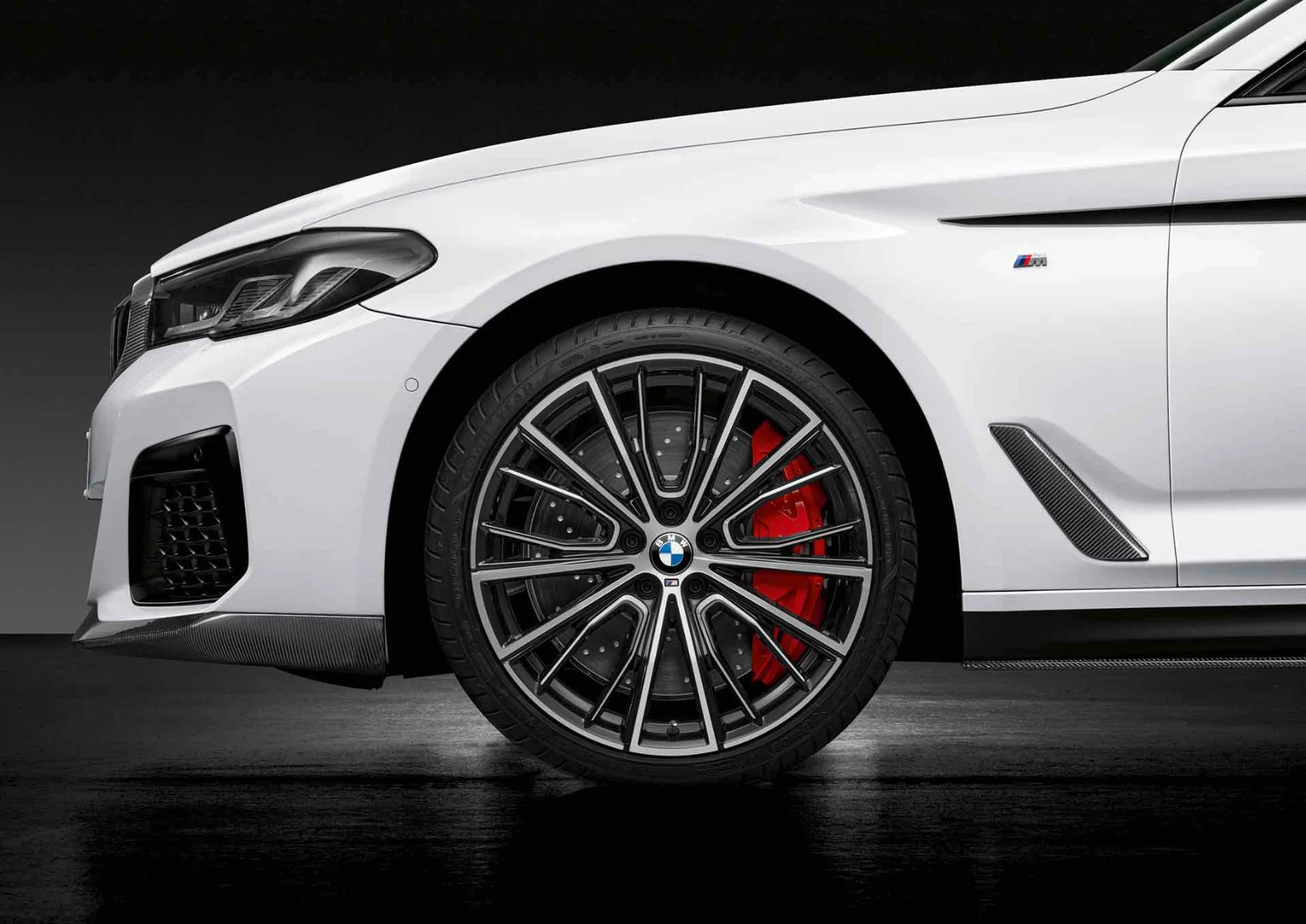 BMW Sommerkompletträder M Performance Vielspeiche 732M bicolor (jetblack uni/hochglanzpoliert) 20 Zoll RDCi 5er G30 G31 Goodyear (Mischbereifung)