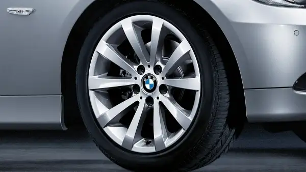 BMW Alufelge V-Speiche 285 silber 8J ET34 3er E90/E91/E92/E93 Vor