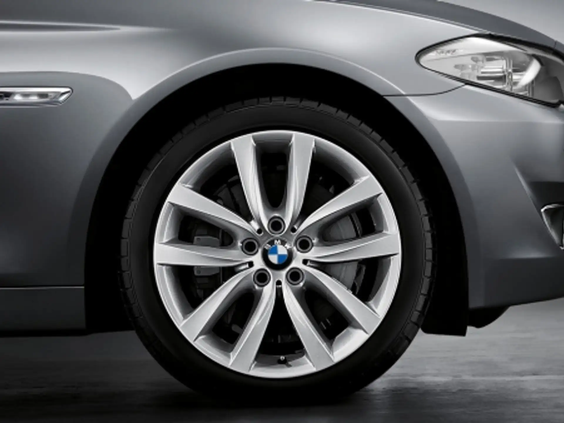 BMW Alufelge V-Speiche 331 silber 9Jx19 ET44 5er F10 6er F06/F12/F13