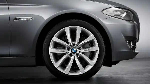 BMW Alufelge V-Speiche 331 silber 9J ET44 5er F10 6er F06/F12/F13