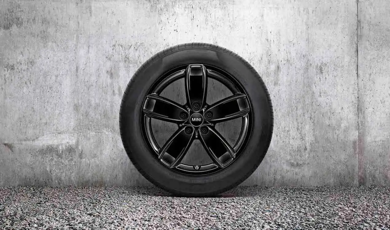 MINI Winterkompletträder Channel Spoke 531 jet black uni 17 Zoll