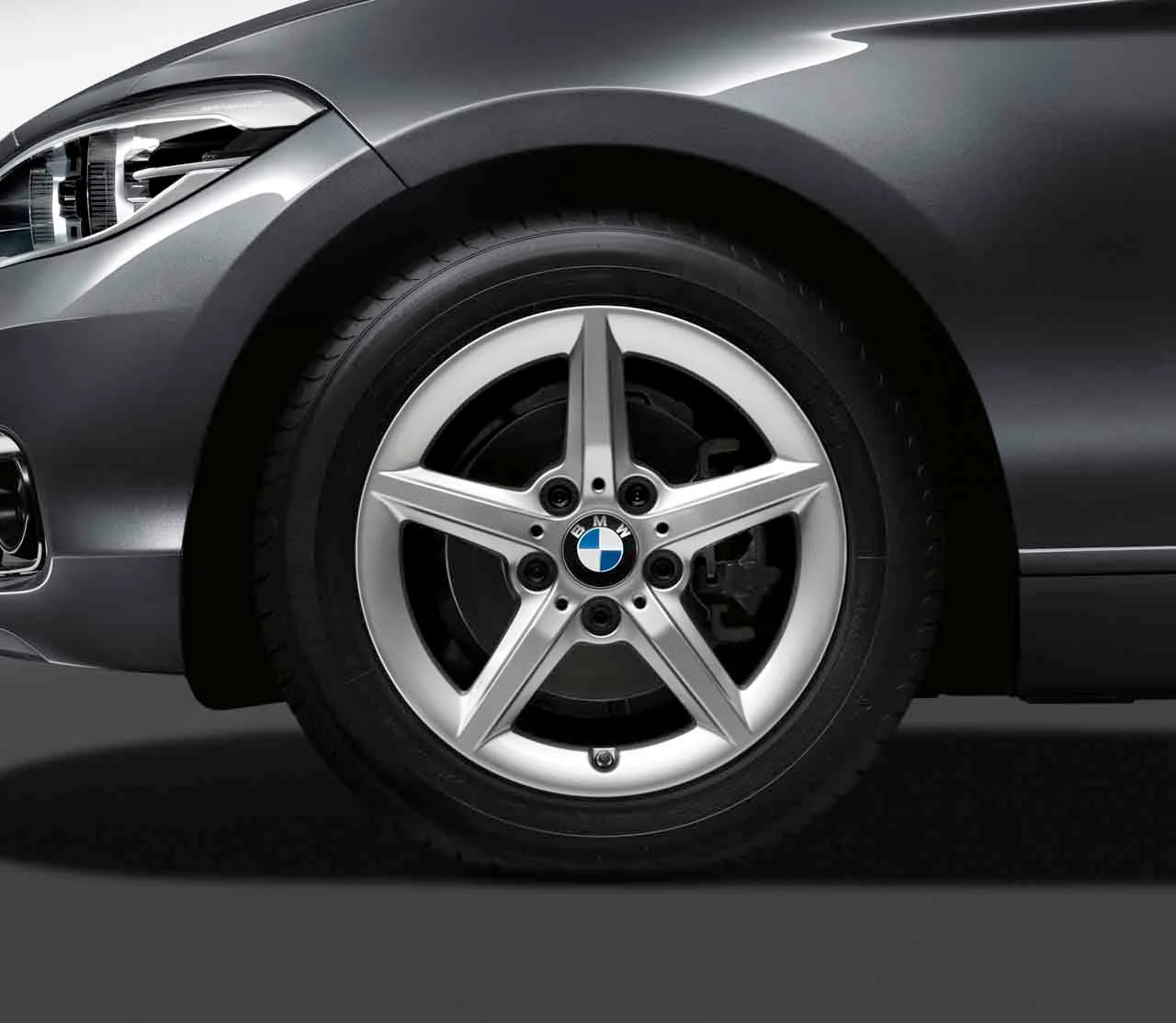 BMW Winterkompletträder Sternspeiche 654 silber 16 Zoll RDCi mit Goodyear Ultra Grip Performance 2 ROF 1er F20 F21 2er F22 F23 