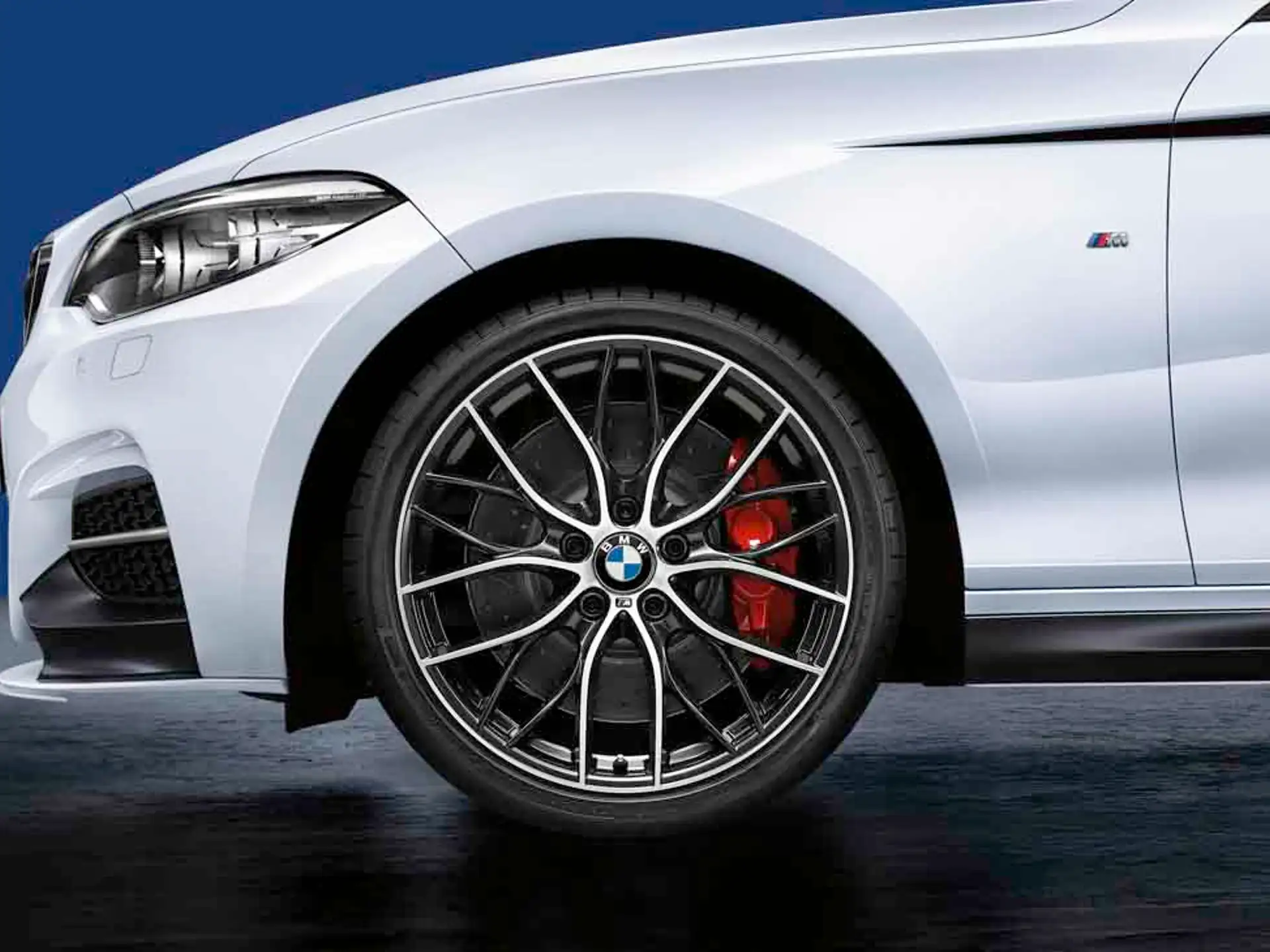 BMW Sommerkompletträder M Performance Doppelspeiche 405 bicolor (orbitgrey / glanzgedreht) 19 Zoll RDCi 1er F20 F21 2er F22 F23 Pirelli (Mischbereifung)