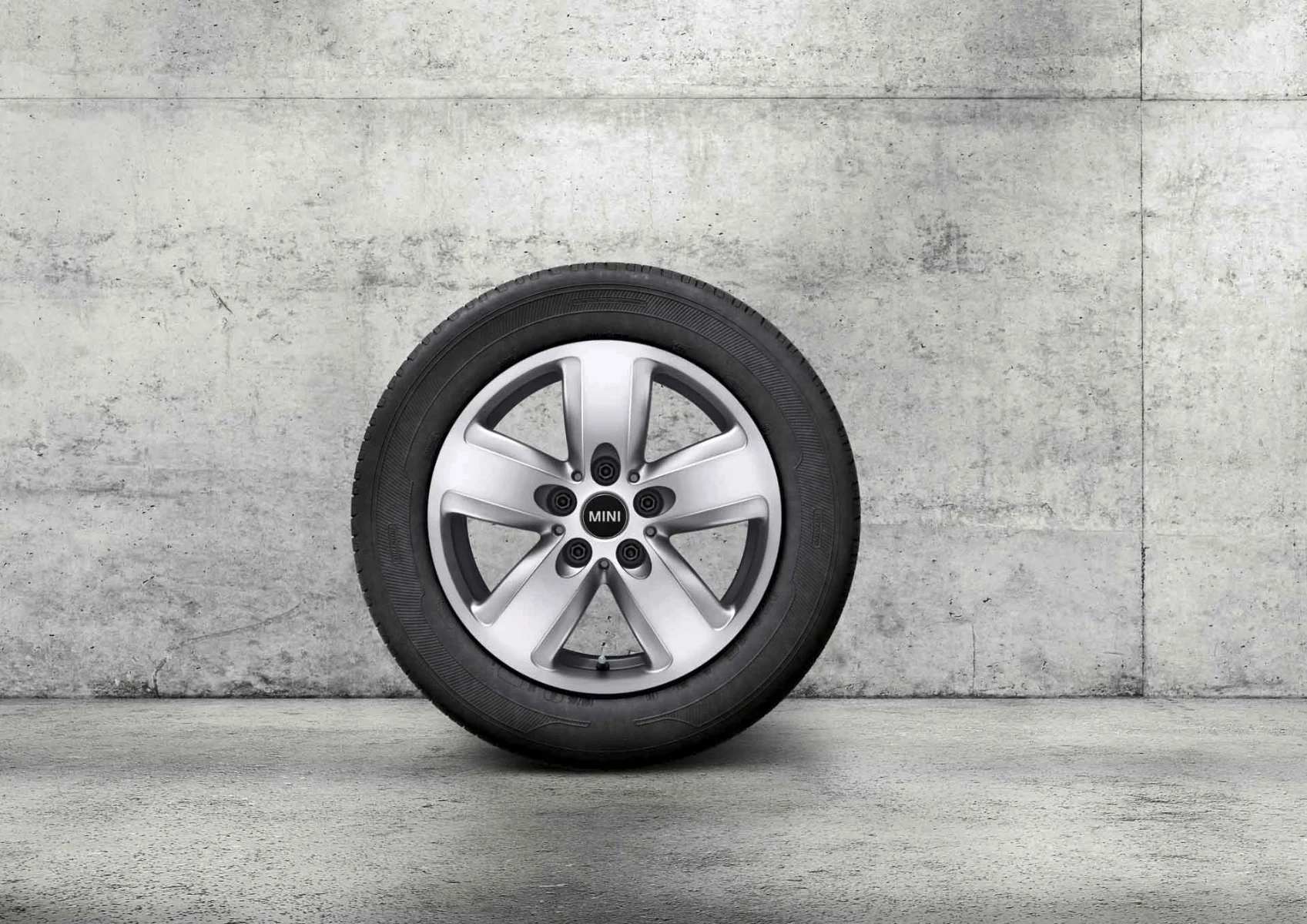 MINI Winterkompletträder Revolite Spoke 517 bright silver metallic 16 Zoll RDCi Clubman F54 Pirelli 