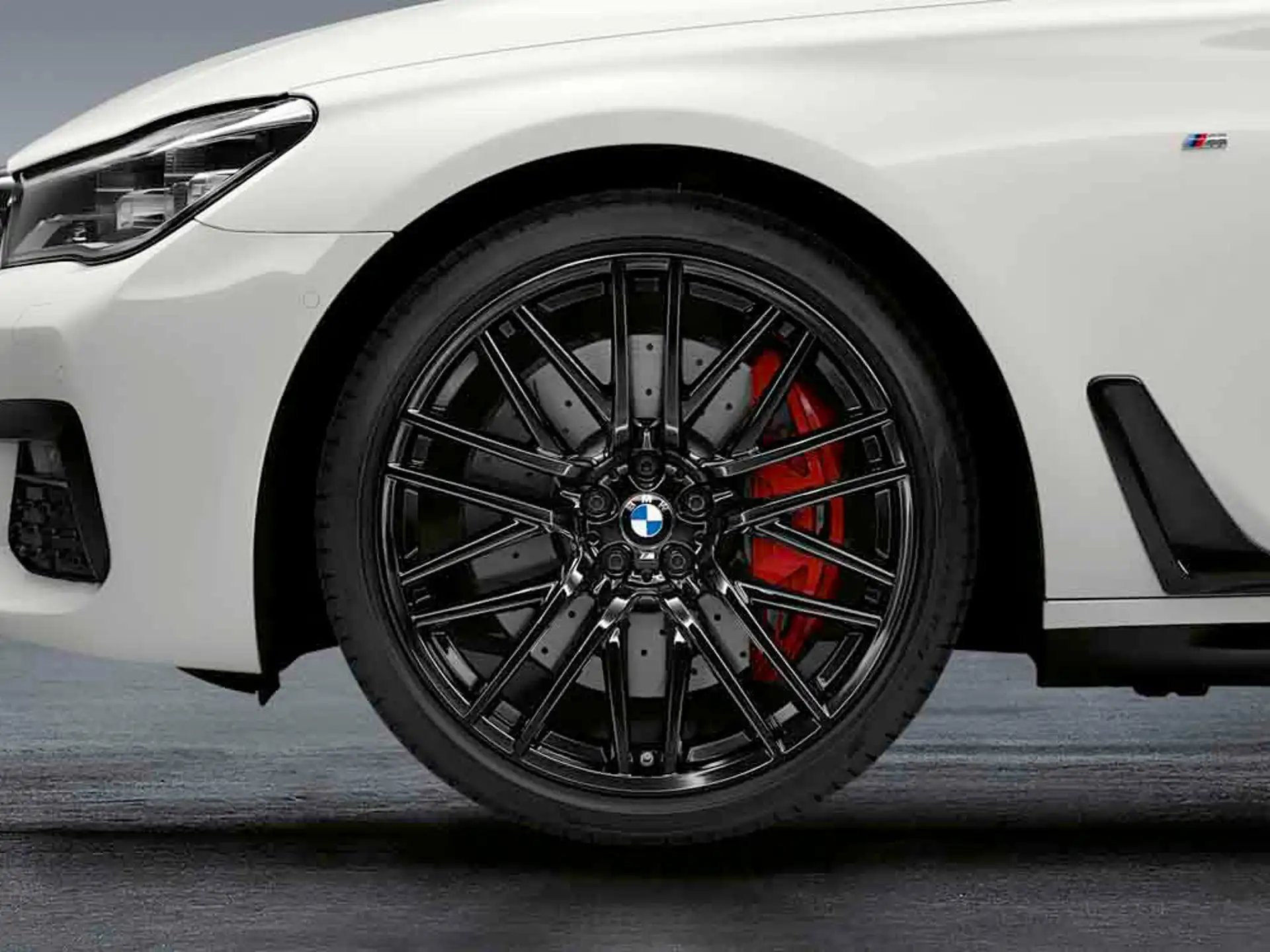 BMW Sommerkompletträder M Performance Doppelspeiche 650M jetblack uni glänzend 21 Zoll RDCi 6er G32 7er G11 G12 Pirelli (Mischbereifung)