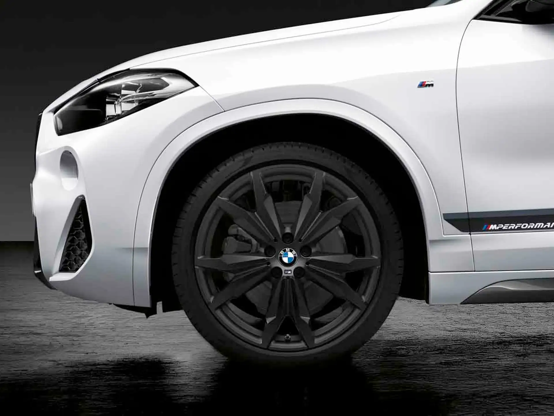 BMW Sommerkompletträder M Doppelspeiche 717M jetblack matt 20 Zoll RDCi X1 F48 X2 F39 Pirelli