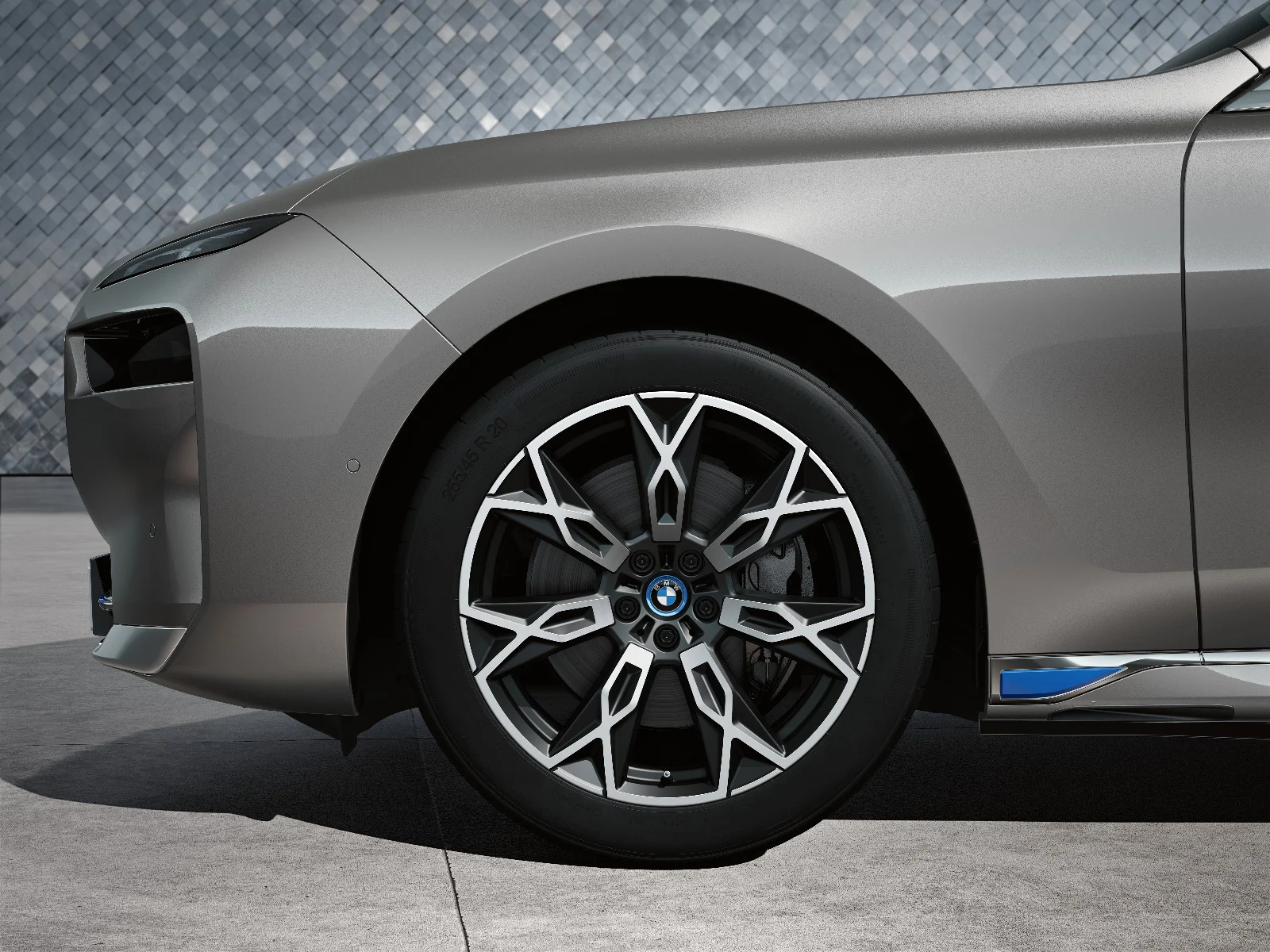 BMW Winterkompletträder Sternspeiche 905 bicolor (midnight grey/hochglanzpoliert) 20 Zoll RDC 7er G73 High Security Michelin