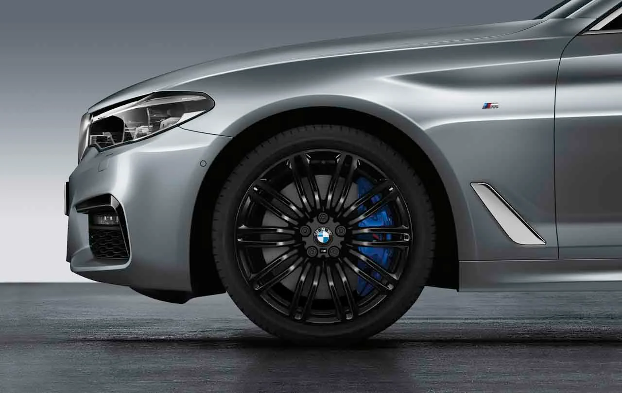 BMW Sommerkompletträder M Doppelspeiche 664 jetblack uni 19 Zoll RDCi 5er G30 G31 Goodyear (Mischbereifung)
