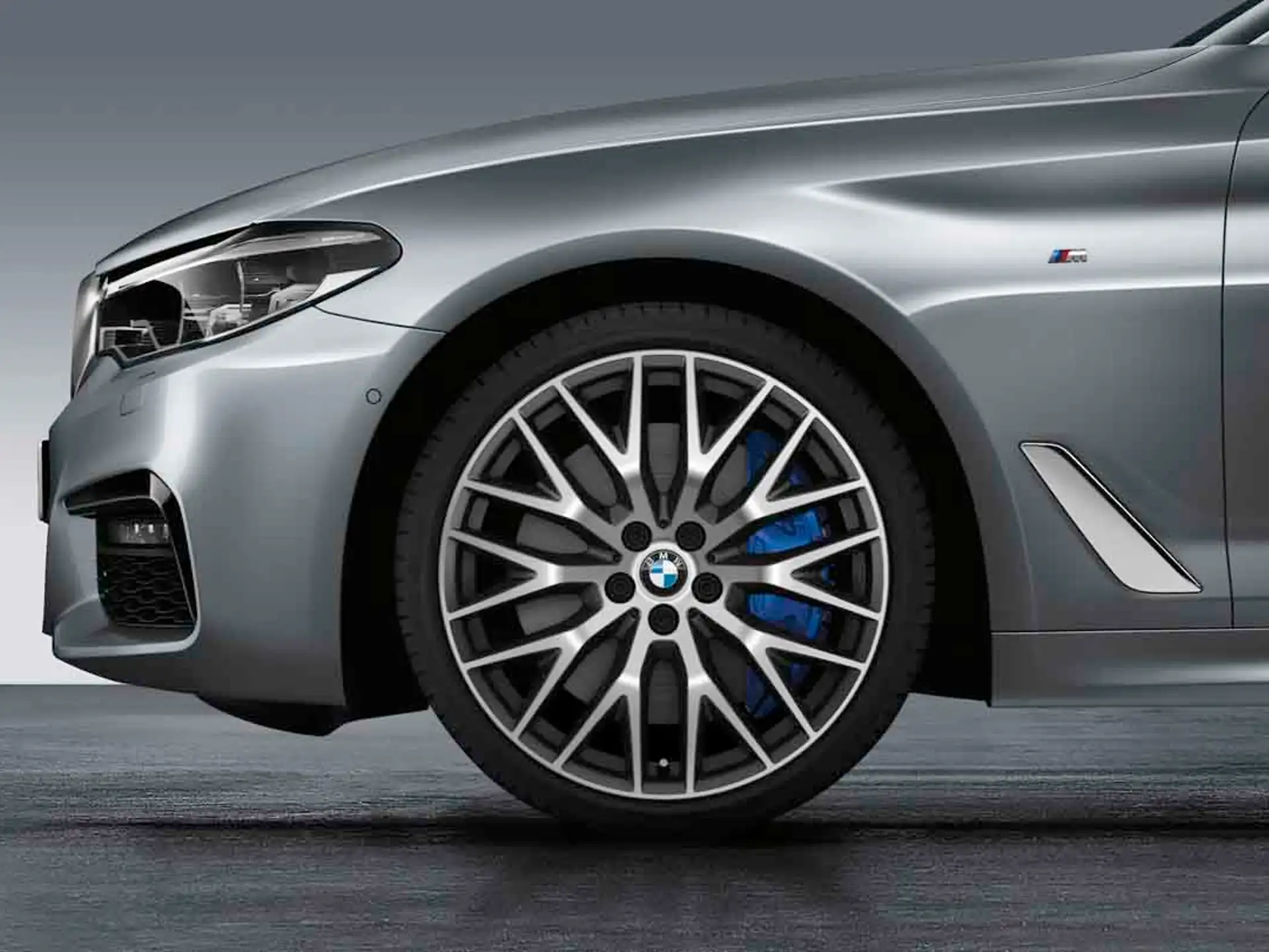 BMW Sommerkompletträder Kreuzspeiche 636 bicolor (orbitgrey / glanzgedreht) 20 Zoll RDCi 5er G30 G31 Goodyear (Mischbereifung)