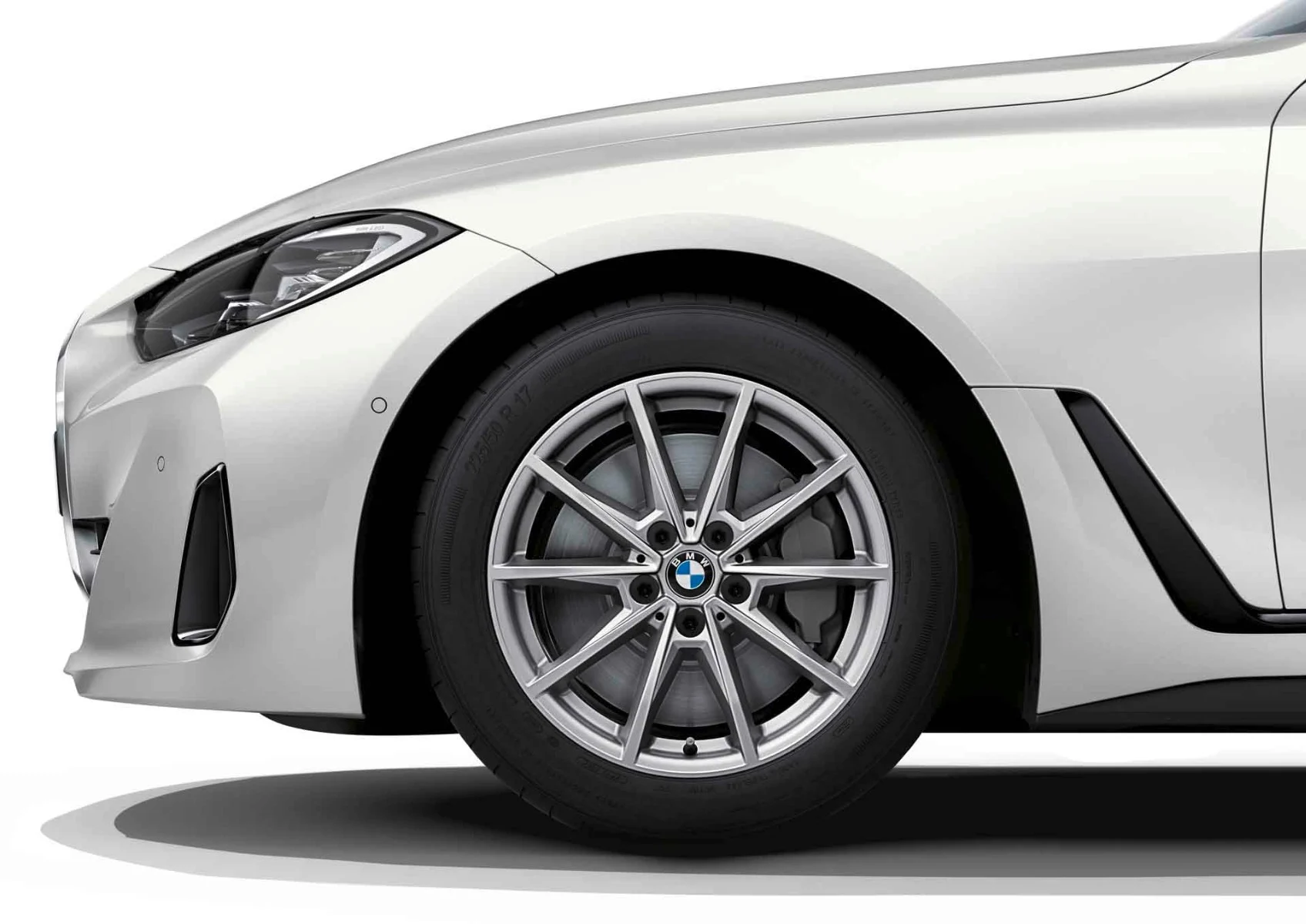 BMW Winterkompletträder V-Speiche 851 refined silver 17 Zoll RDCi 4er G26 Goodyear