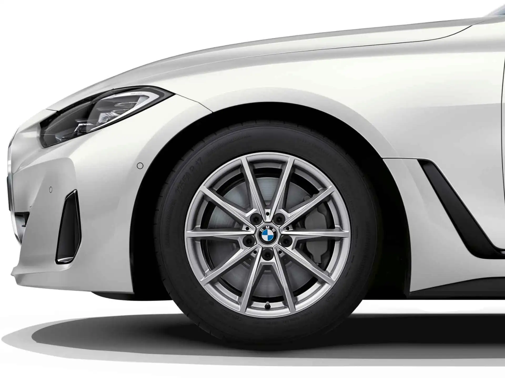 BMW Winterkompletträder V-Speiche 851 refined silver 17 Zoll RDCi 4er G26 Goodyear
