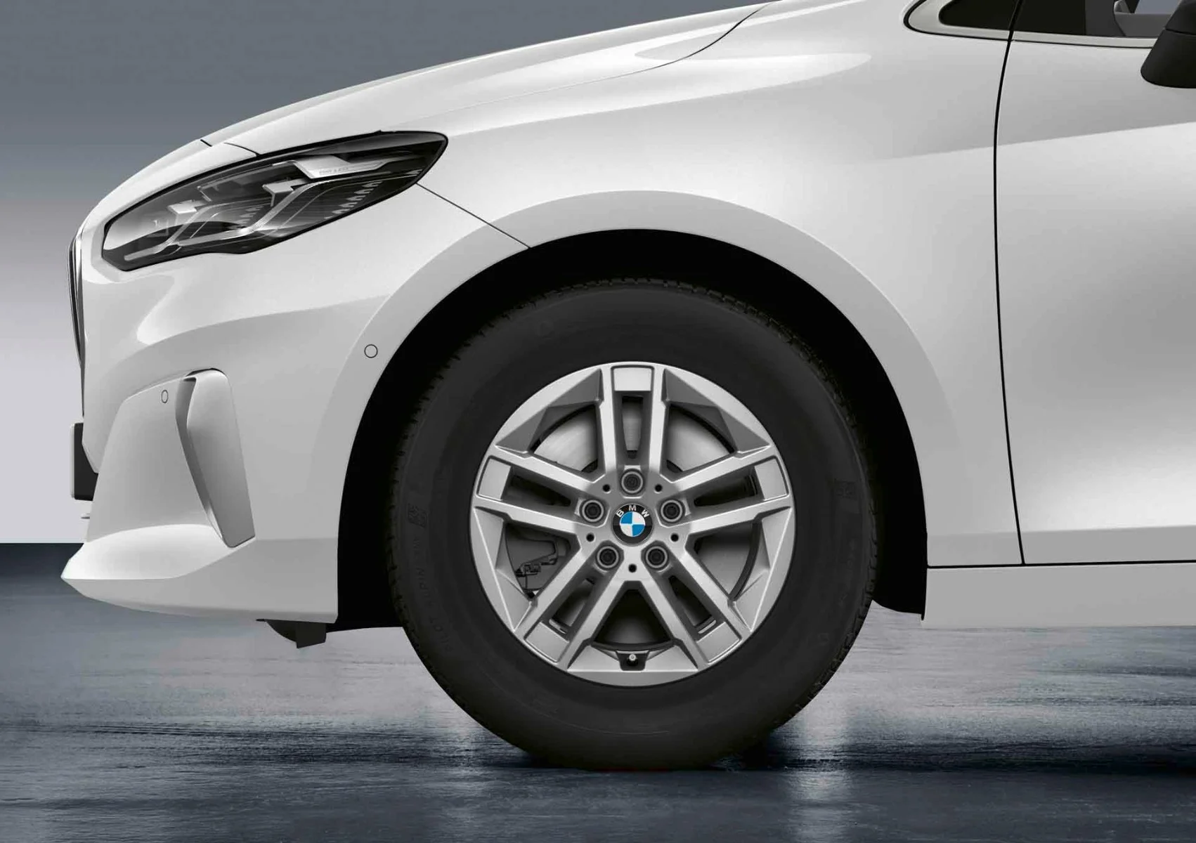BMW Winterkompletträder Doppelspeiche 186 refined silver 16 Zoll RDCi 2er U06 Continental