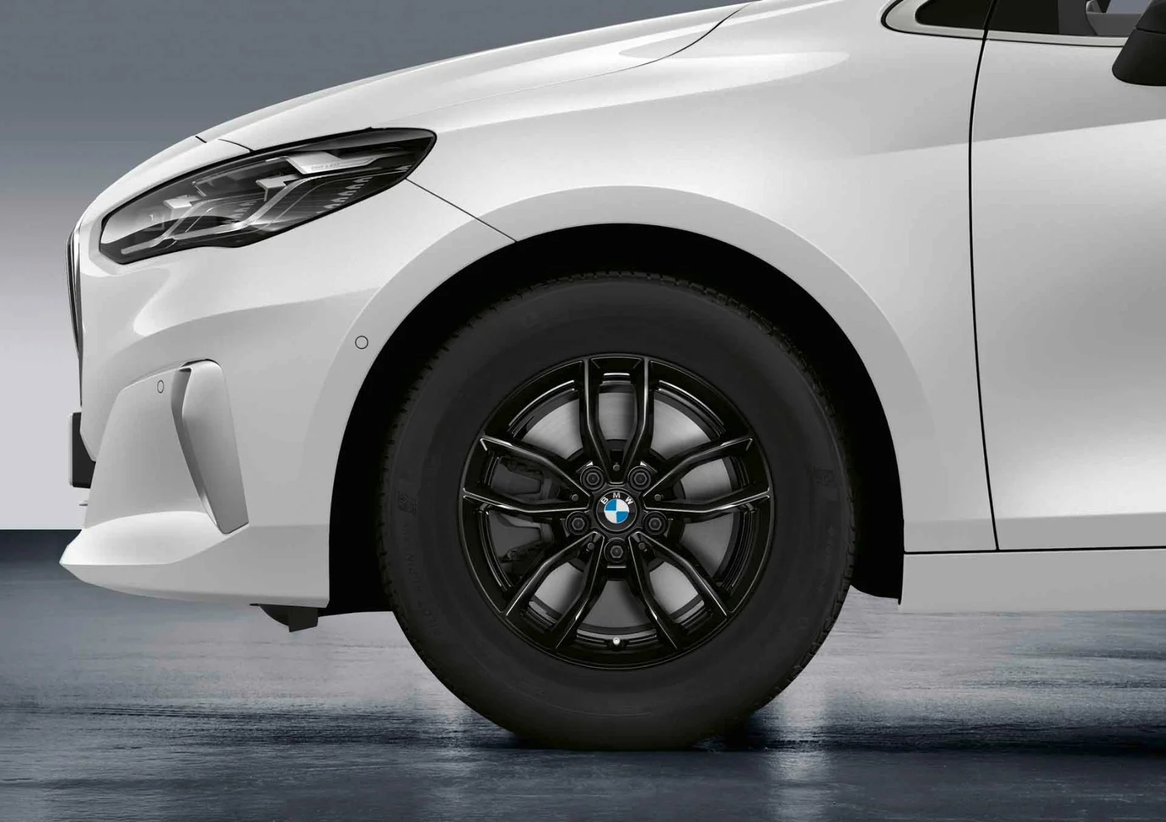 BMW Winterkompletträder Doppelspeiche 840 jet black uni 16 Zoll RDCi 2er U06