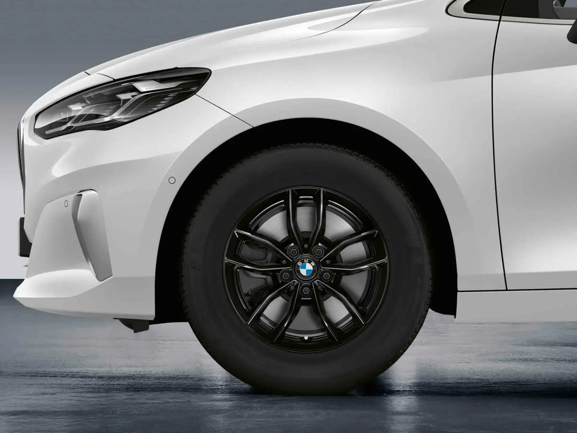 BMW Winterkompletträder Doppelspeiche 840 jet black uni 16 Zoll RDCi 2er U06