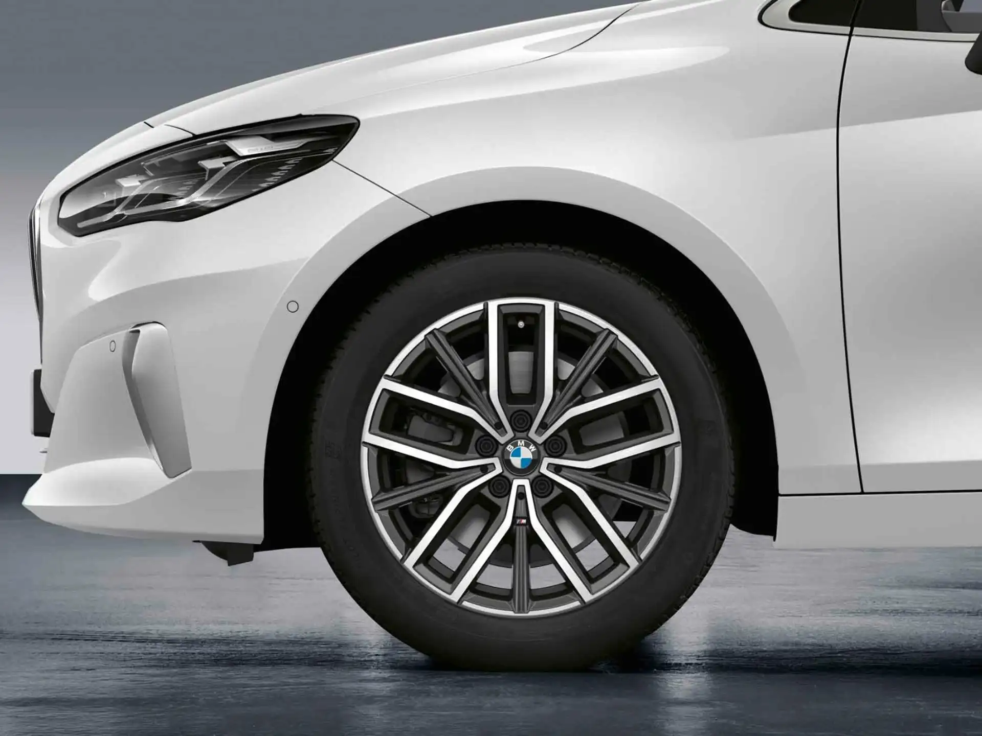 BMW Winterkompletträder M Doppelspeiche 838 bicolor (midnight grey / glanzgedreht) 18 Zoll RDCi 2er U06