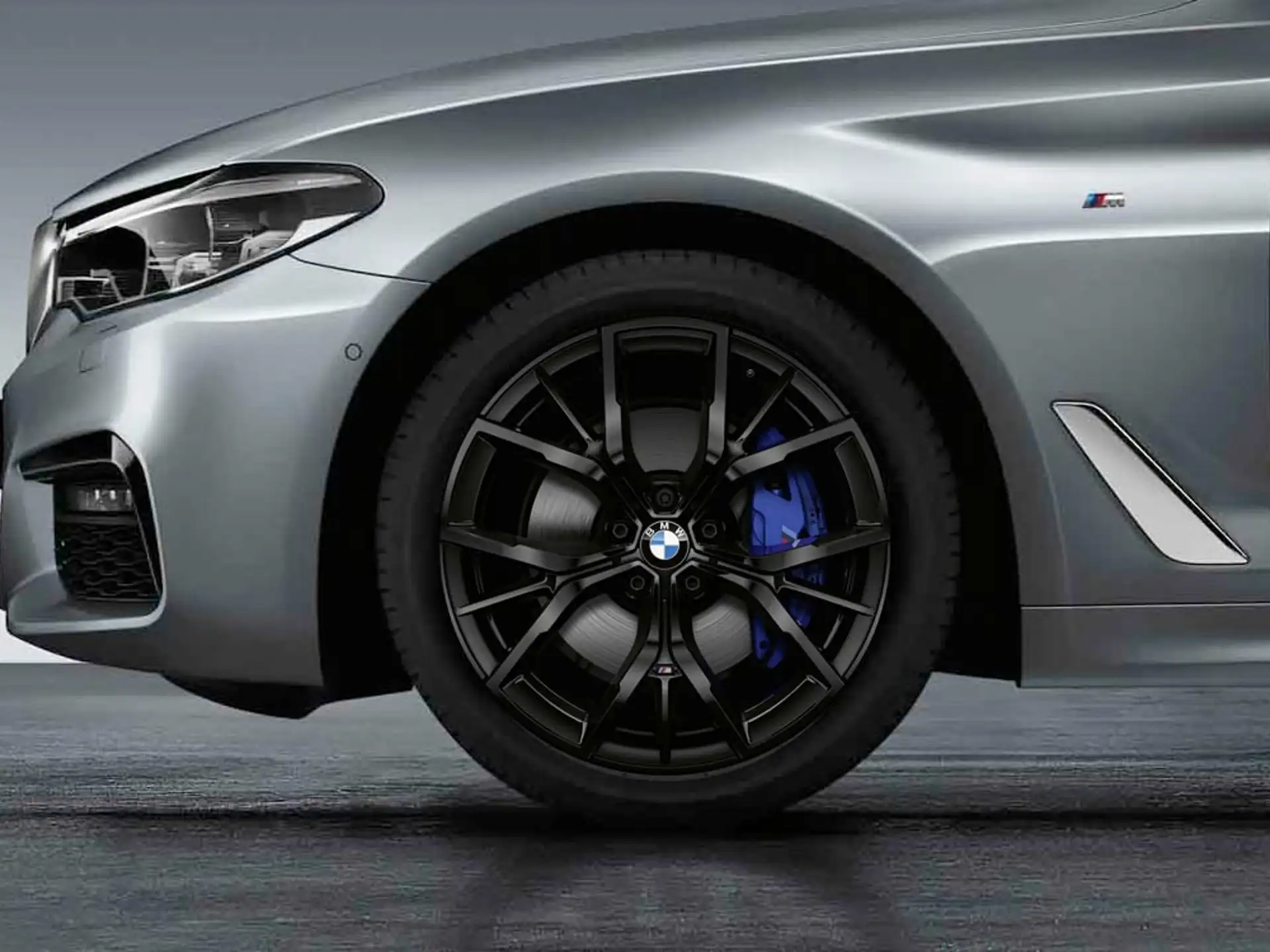 BMW Winterkompletträder M Y-Speiche 845M jet black uni 19 Zoll RDCi 5er G30 G31 Pirelli
