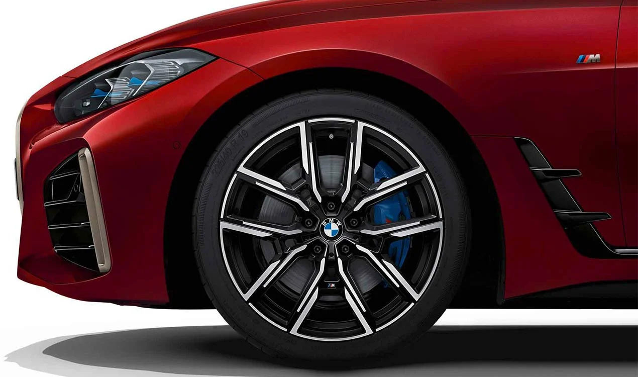 BMW Winterkompletträder M Y-Speiche 859M bicolor (jet black uni/hochglanzpoliert) 19 Zoll RDCi i4 G26E Goodyear (Mischbereifung)