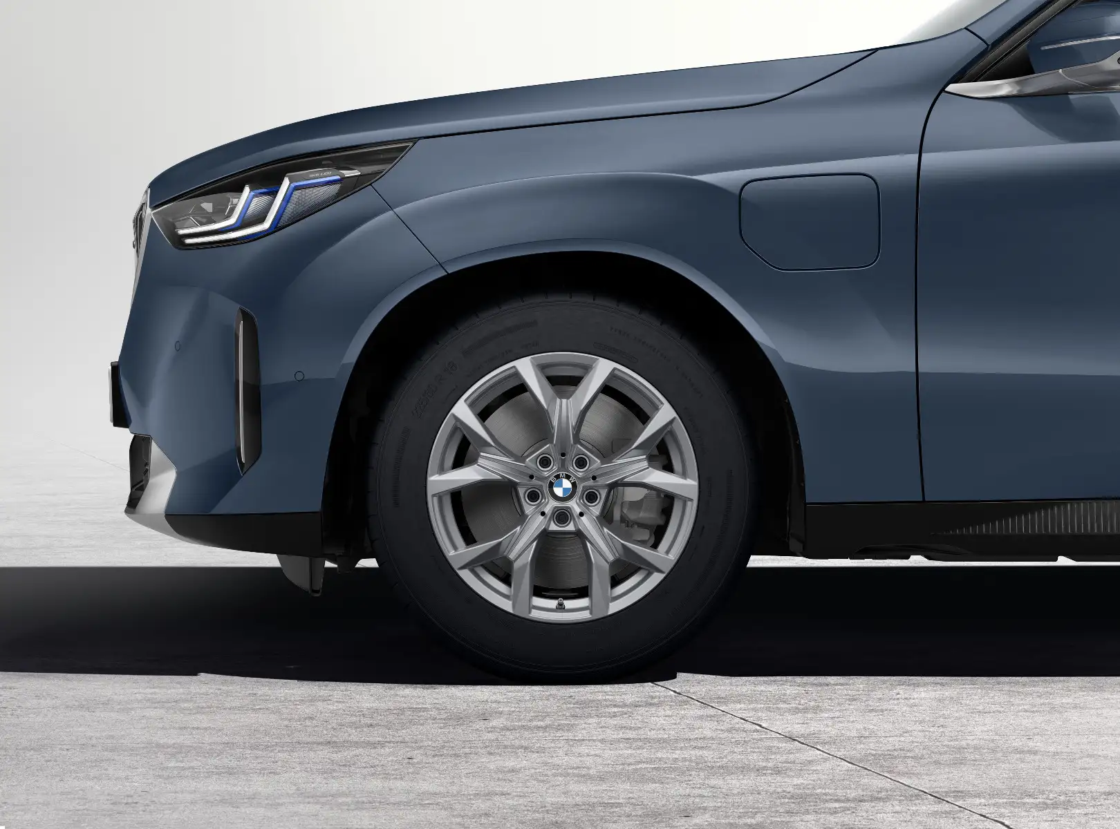 BMW Winterkompletträder Y-Speiche 921 refined silver 18 Zoll RDCi