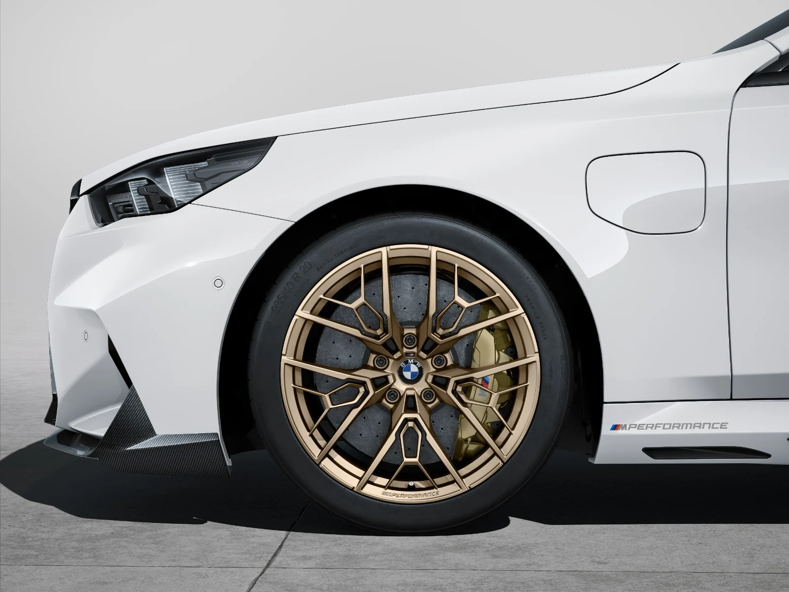 BMW Sommerkompletträder M Performance Y-Speiche 1075 gold bronze matt 20 Zoll RDCi M5 G90 G99 Mischbereifung Michelin