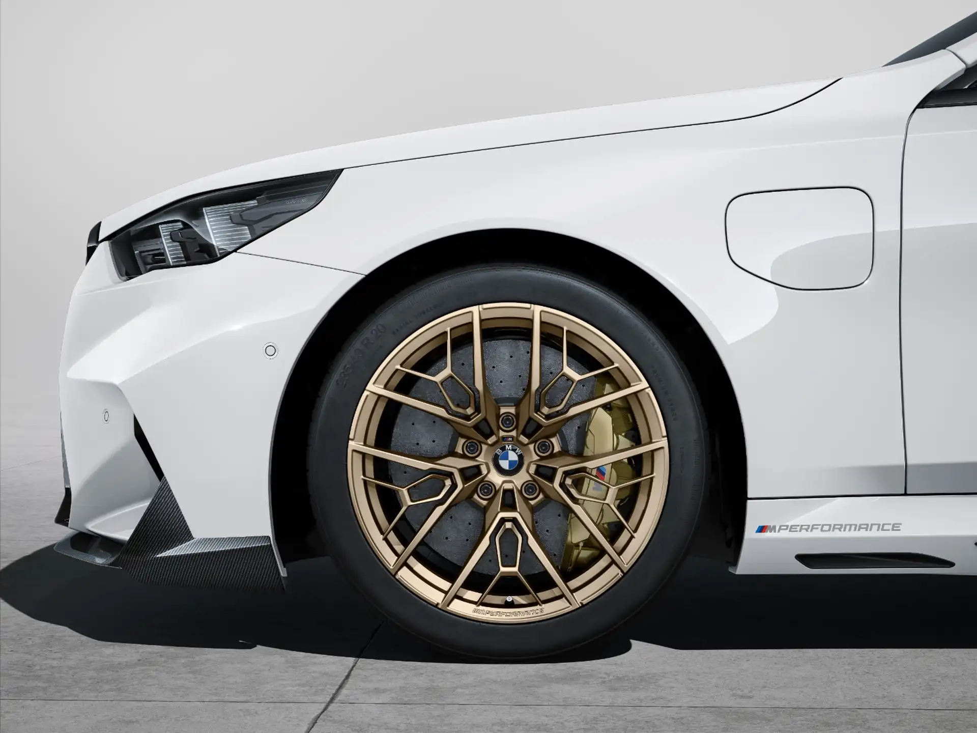 BMW Sommerkompletträder M Performance Y-Speiche 1075 gold bronze matt 20 Zoll RDCi M5 G90 G99 Mischbereifung Michelin