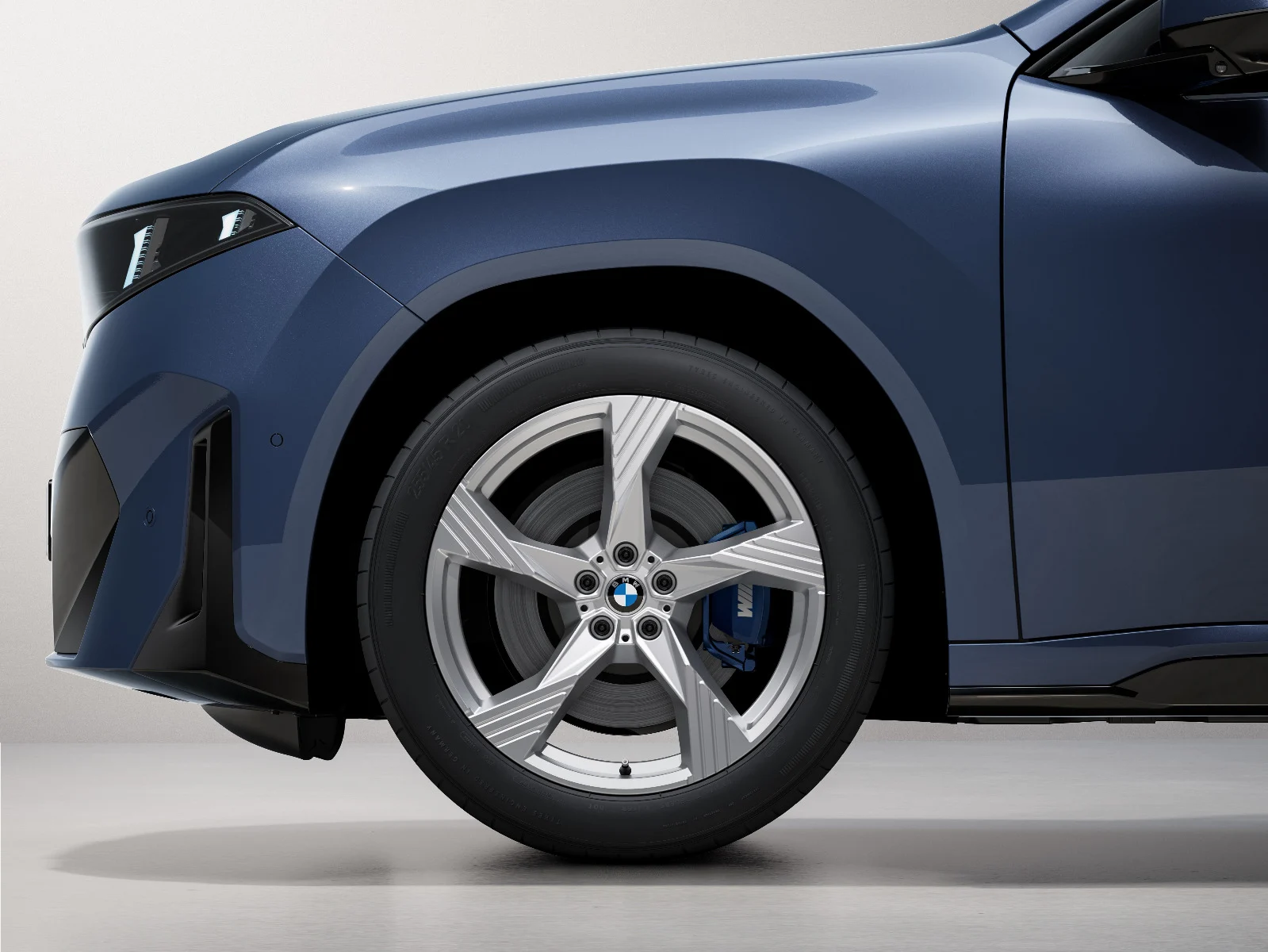 BMW Winterkompletträder Sternspeiche 1045 refined silver 20 Zoll RDCi iX3 NA5 iX4 NA7 Vredestein
