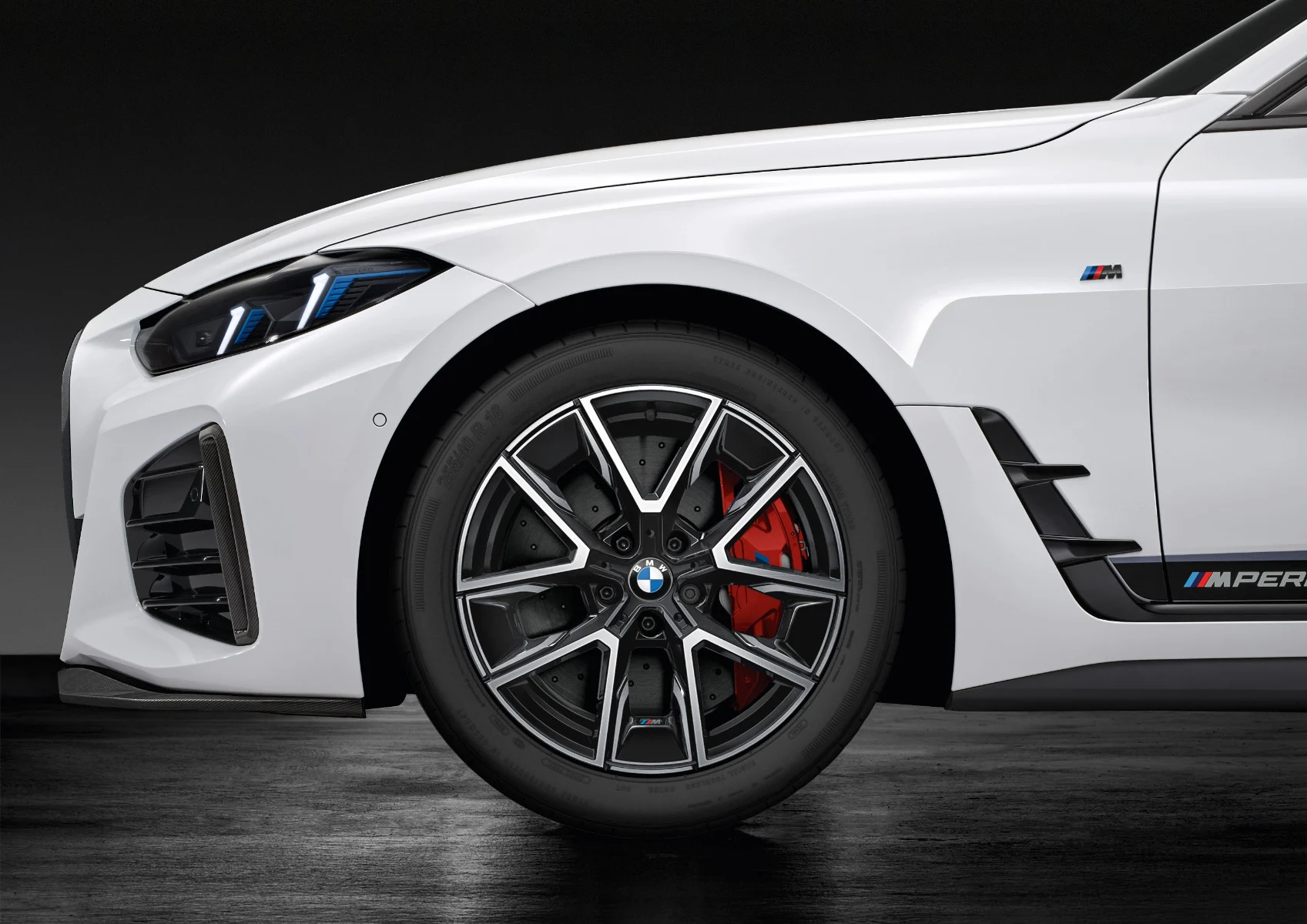 BMW Winterkompletträder M Aerodynamic 858M bicolor (midnight grey/hochglanzpoliert) 18 Zoll RDCi 4er i4 G26 Pirelli