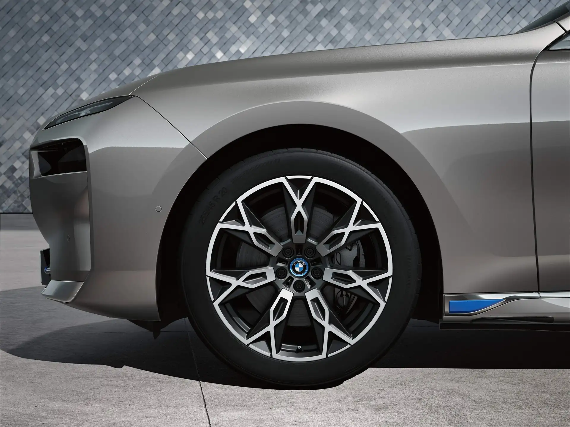BMW Winterkompletträder Sternspeiche 905 midnight grey 20 Zoll RDCi (Mischbereifung) X3 G45 7er G70