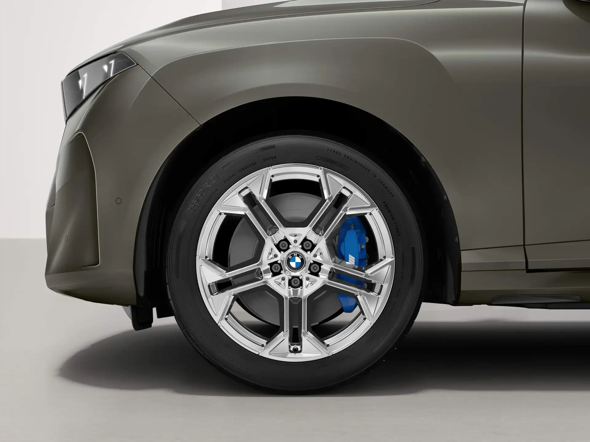 BMW Winterkompletträder Doppelspeiche 1112 refined silver 21 Zoll RDCI (Mischbereifung) X5 G65