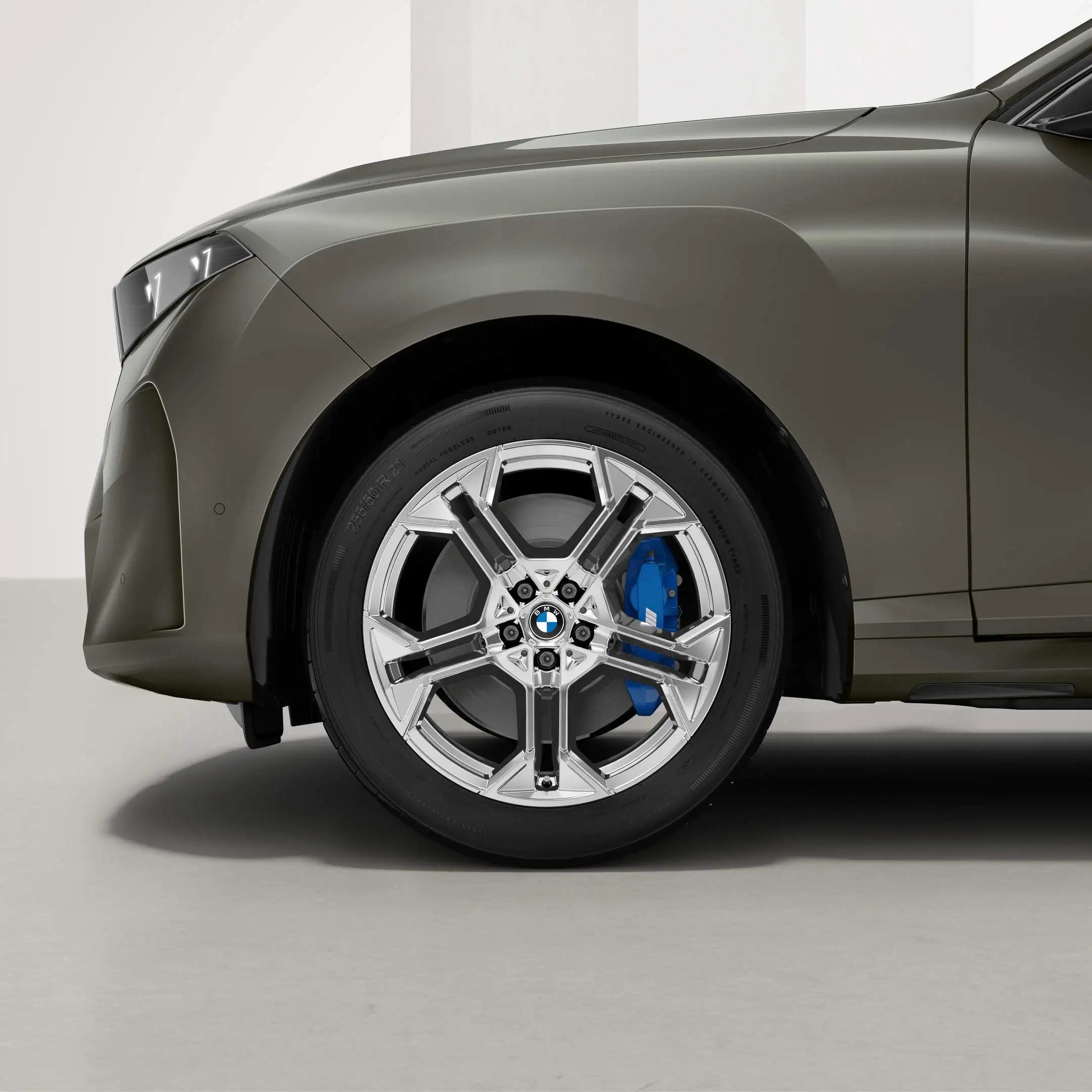 BMW Winterkompletträder Doppelspeiche 1112 refined silver 21 Zoll