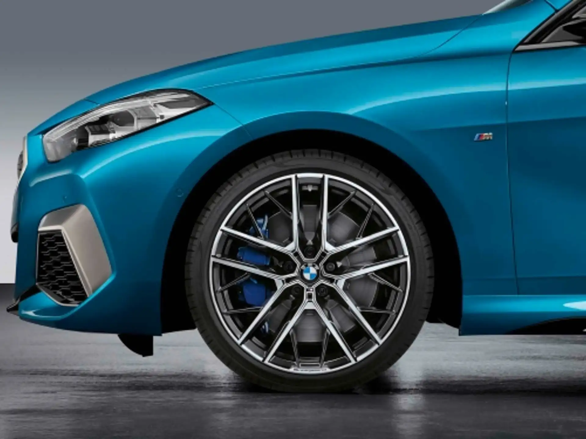 BMW Alufelge Doppelspeiche 555M jet black matt/glanzgedreht) 8Jx19 ET54 1er F40 2er F44